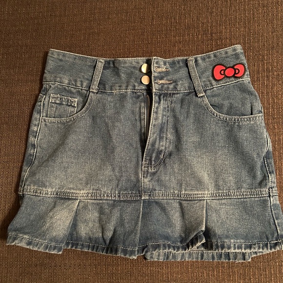 Hello Kitty x SHEIN Denim Skirt - Picture 2 of 3